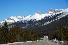 10 Mu1 Bison Peak, Gest Tower, Mount Murchison, South East Tower and Cromwell Tower, Spreading Peak From Icefields Parkway.jpg